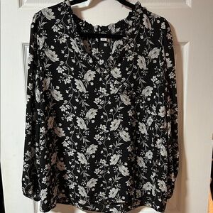 Old Navy Black and White Floral Blouse